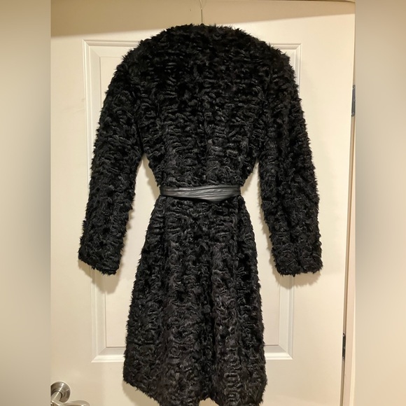 Faux fur coat - Picture 4 of 4